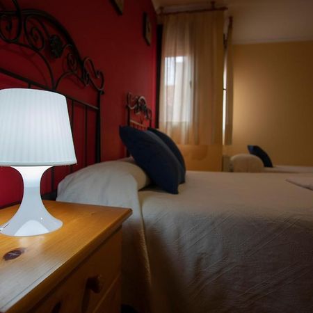 Alojamiento Turistico "El Torreon" Pension Fresneda de la Sierra Buitenkant foto